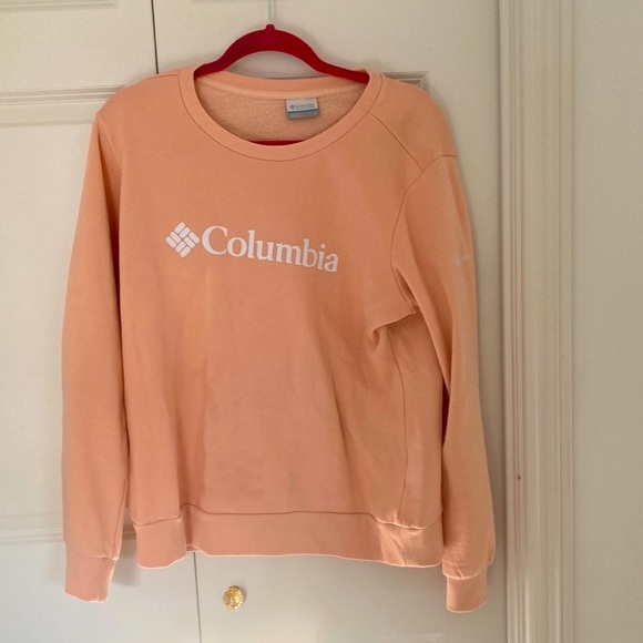 Columbia Tops - Women’s Peach Colored Columbia Sweatshirt Size Large WORN ONCE